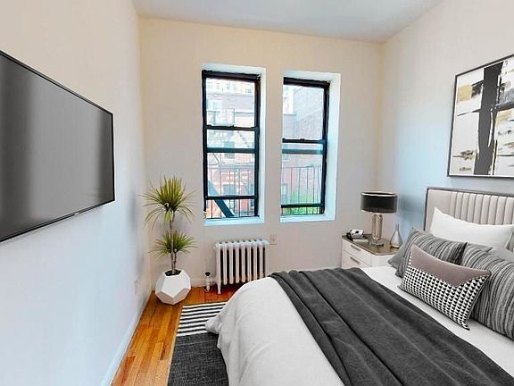 2nd image of 307 E 77th St #2