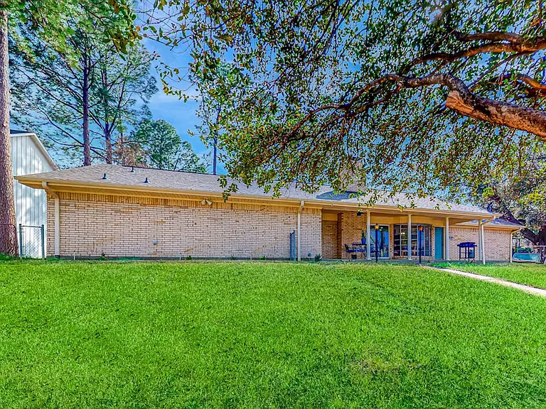 144 Sunset Dr — Photo 32