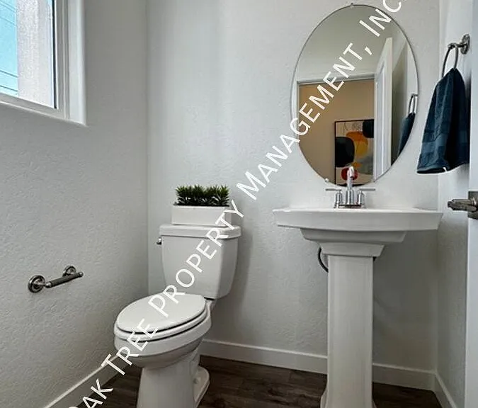 251 N Minnewawa Ave #B — Photo 22