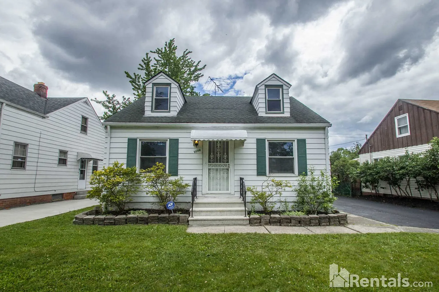 20706 Raymond St photo 1