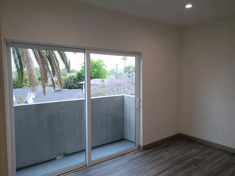 318 N Wilton Pl #5 — Photo 9
