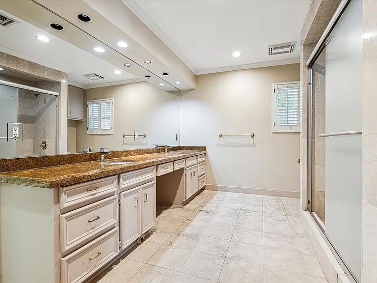 5505 Holly Springs Dr — Photo 16