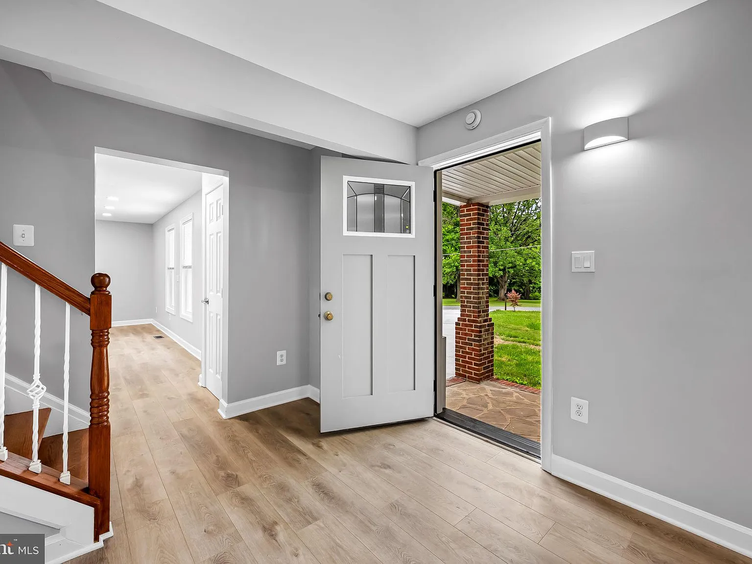 4 bed, 3.5 bath, 2504 sqft, $2,950 — Photo 4