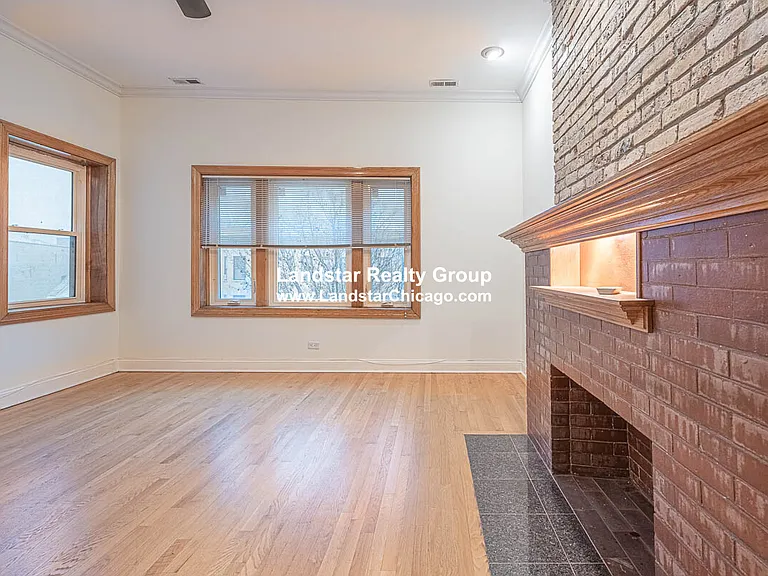 754 W Bittersweet Pl #3 — Photo 4