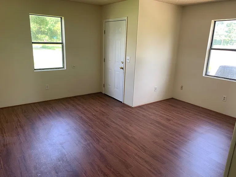 909 Chesson St — Photo 8
