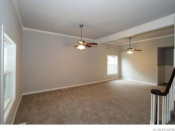 4th image of 412 Oak Hill Cir