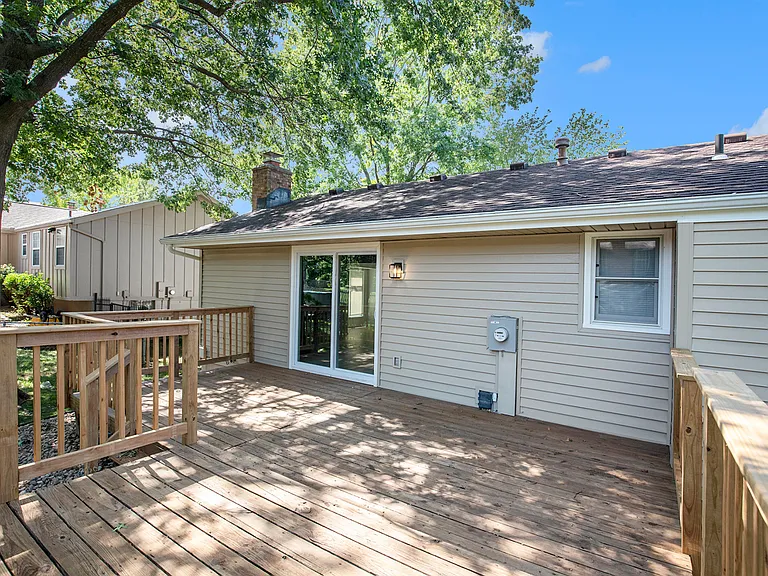 309 SE Brownfield Dr — Photo 22