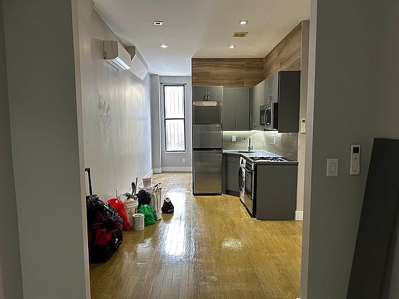 4th image of 235 E 111th St APT 1B