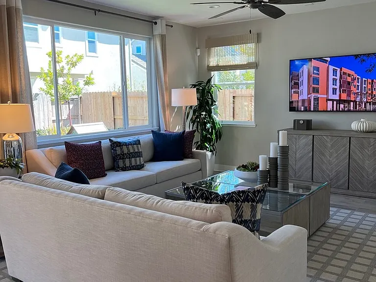 809 Cosmos Dr — Photo 5