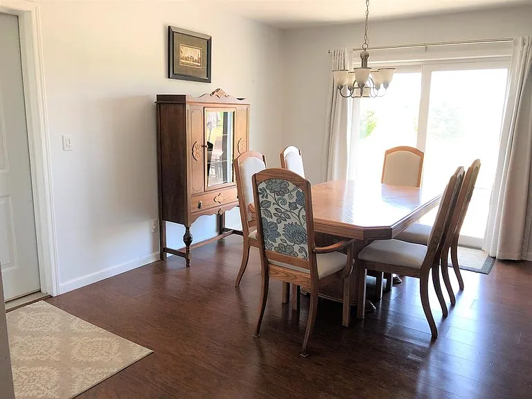 4 Shirley Dr — Photo 7