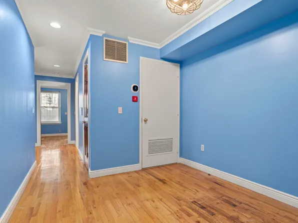 275 West 132nd Street image 9 of 13