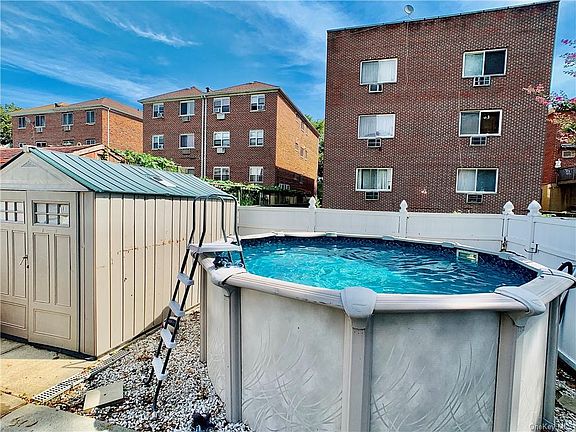5th image of 832A Hollywood Ave