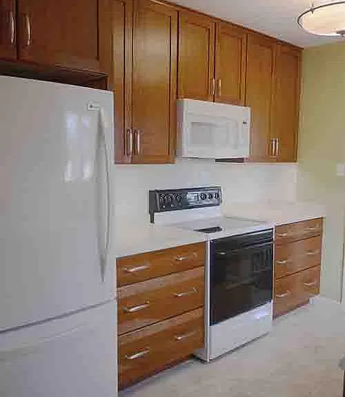 1683 N Longview St — Photo 2