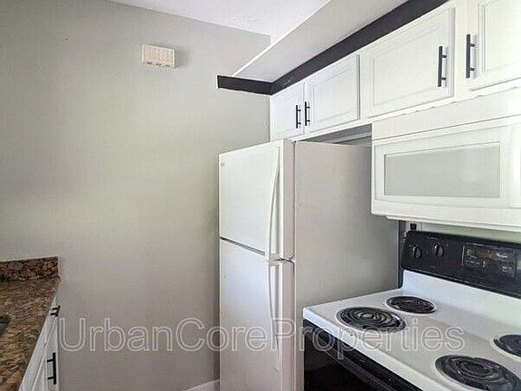 4th image of 450 14th Ave N APT 3