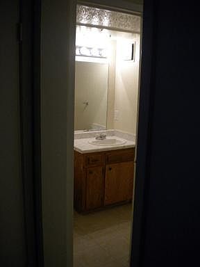 5th image of 437 SW Thomas St APT D