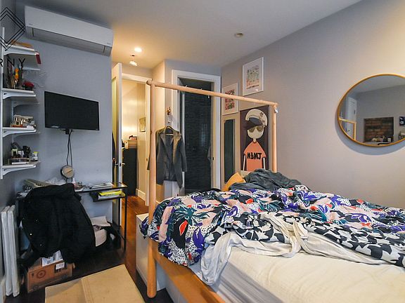 2nd image of 125 Putnam Ave #2B