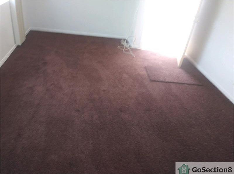 2nd image of 2915 S Burnside Ave #4