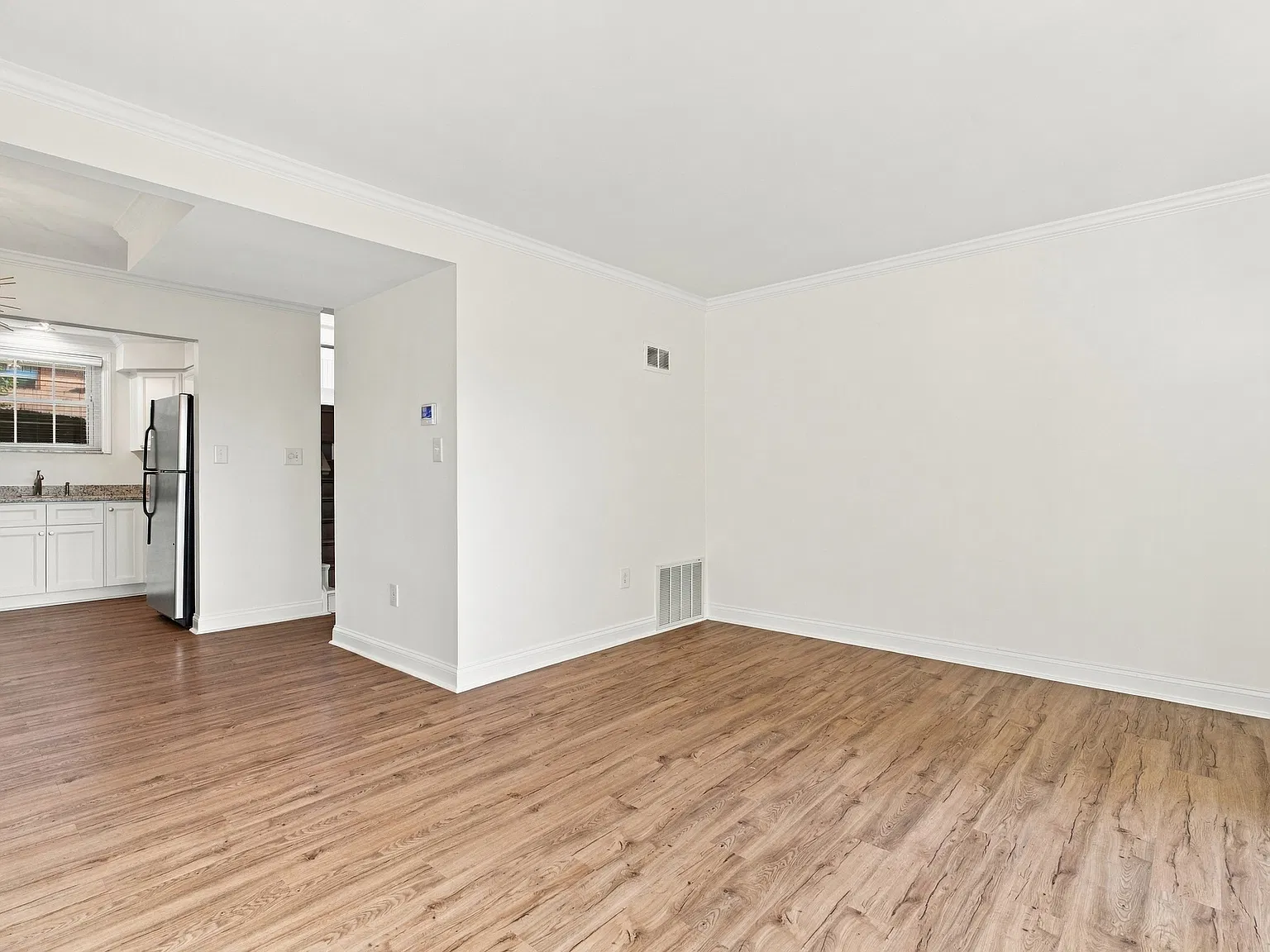 2 bed, 1.5 bath, 926 sqft, $2,200 — Photo 4