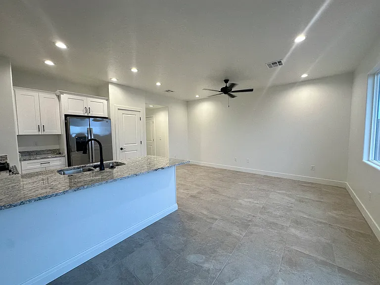 224 N 2470 W — Photo 3