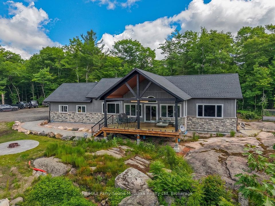 1st image of 800 Inverlochy Rd