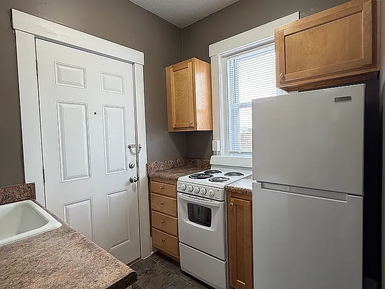 1 bed, 600 sqft, $900 — Photo 2