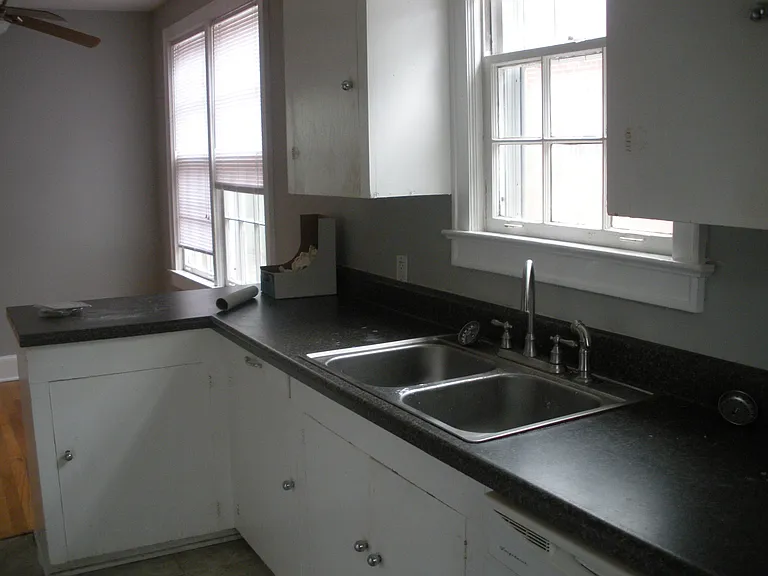 320-322 S Woodrow St — Photo 26
