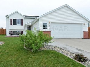 3348 36th Ave S, Moorhead, MN 56560