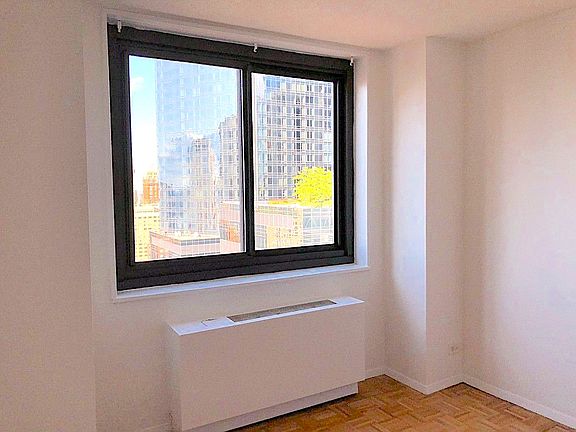 4th image of 347 W 57th St APT 41B