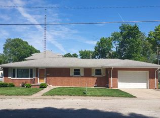 207 N Center St, Tuscola, IL 61953