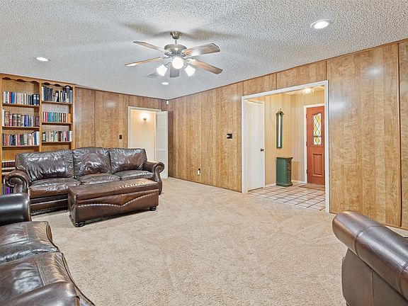 3rd image of 508 Estate Ln