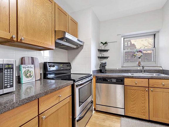 4th image of 4970 N Marine Dr APT 529
