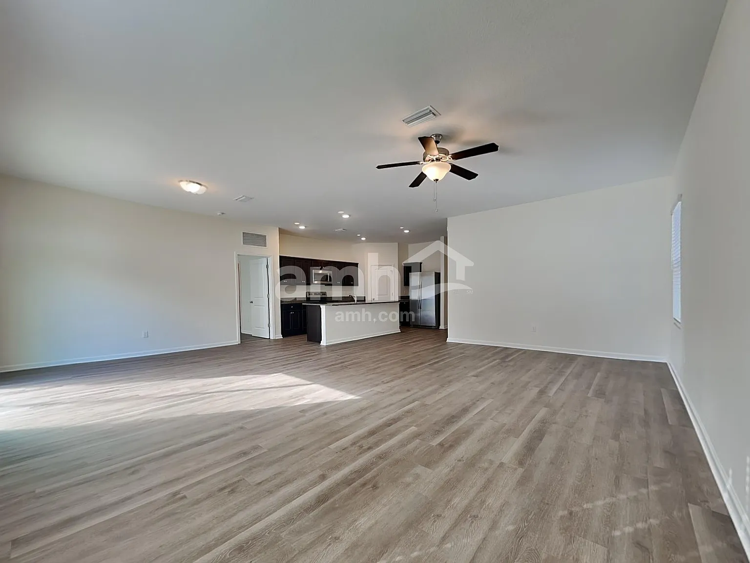 4 bed, 2.0 bath, 1909 sqft, $2,485 — Photo 4