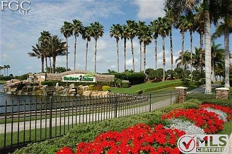 Gorgeous view of Heritage Palms entrance