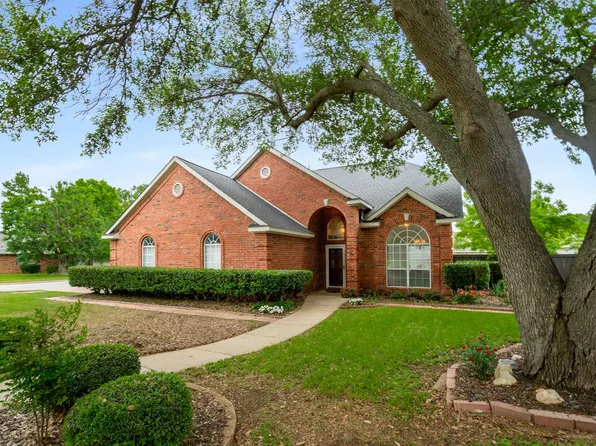 560 Dove Creek Pl, Grapevine, TX 76051