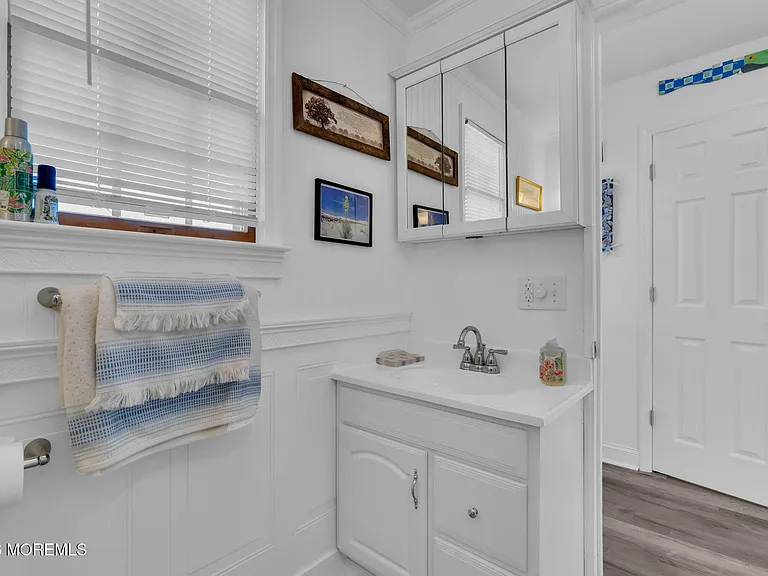 55 Beach Front — Photo 37