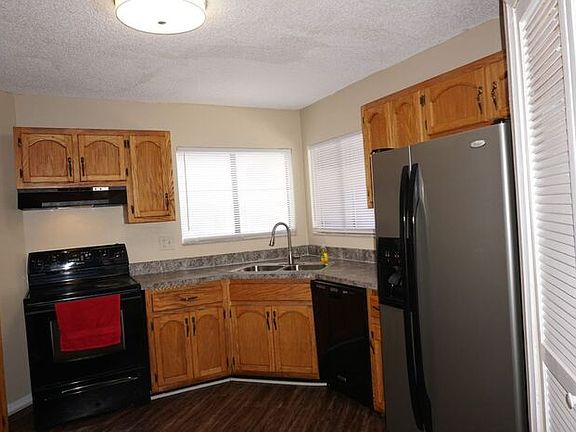 3rd image of 1161 Romaine Cir W