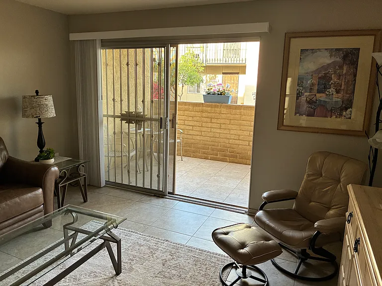 810 S Langley Ave #102 — Photo 11