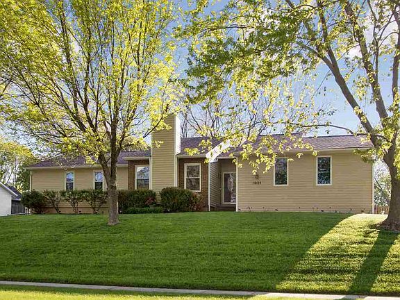 2nd image of 1901 Lynncrest Dr