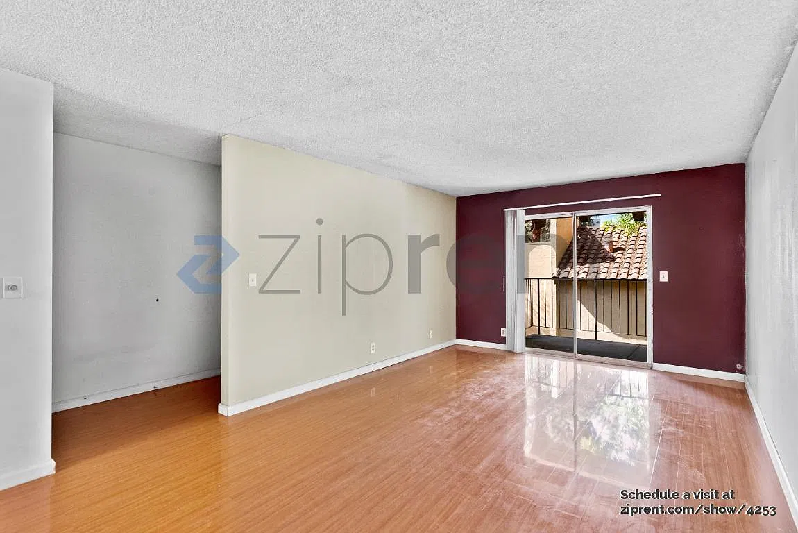 Mission Grove Condos — Photo 2