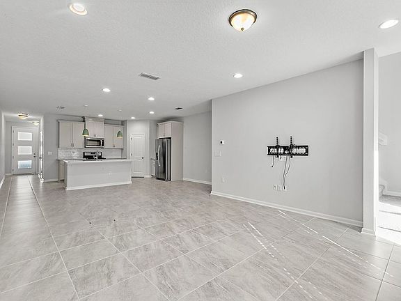 4th image of 11210 Minnetta Ct