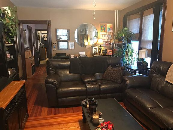 4th image of 6 Larch Ave