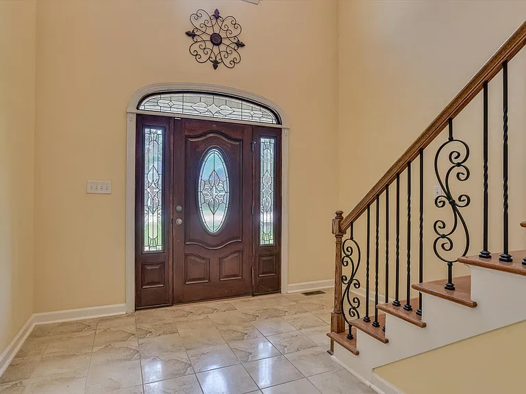 2103 Wythe Dr — Photo 7