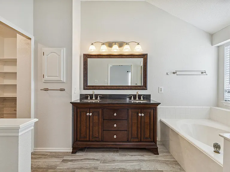 4305 Durango Ln — Photo 21