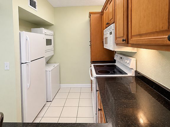 4th image of 10039 Winding Lake Rd APT 101
