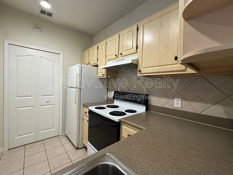 1375 Lake Shadow Cir #11101 — Photo 7