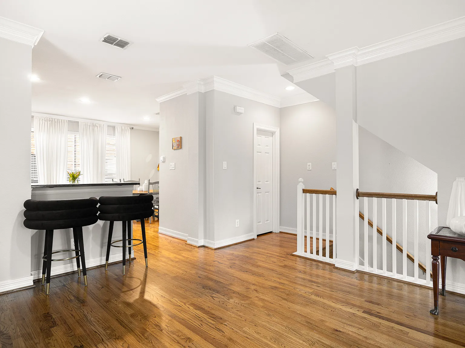 3 bed, 3.5 bath, 2407 sqft, $3,950 — Photo 3