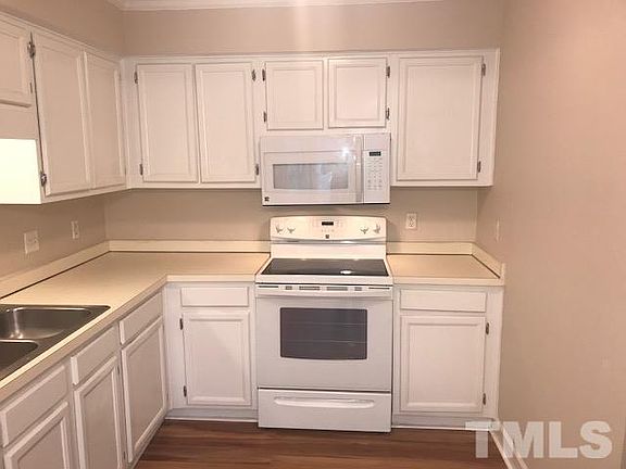5th image of 1302 Dylan Heath Ct