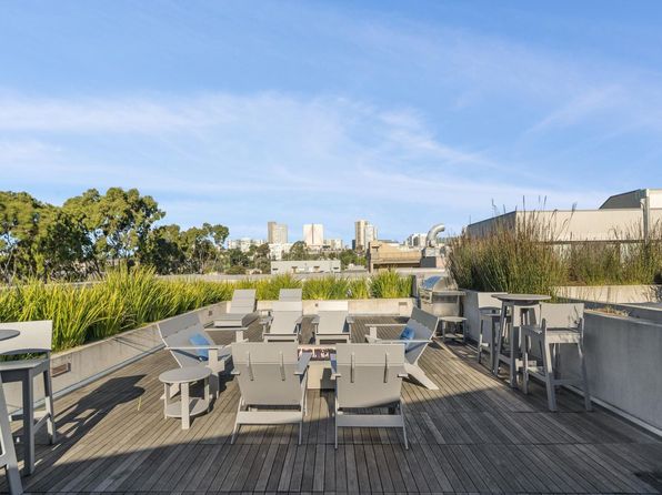 400 Grove St Unit 209