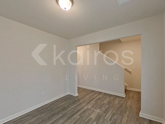 3rd image of 2513 Upland Cir SE