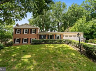 7209 Idylwood Ct, Falls Church, VA 22043